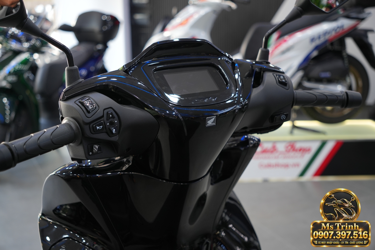 Honda SH150i Ý đen bóng 2027 tại Hà Nội - Sơn bóng lịch sự, tiện ích cho mỗi ngày