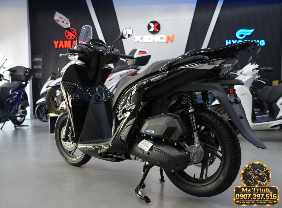 Honda SH150i Ý đen bóng 2027 tại Hà Nội - Sơn bóng lịch sự, tiện ích cho mỗi ngày