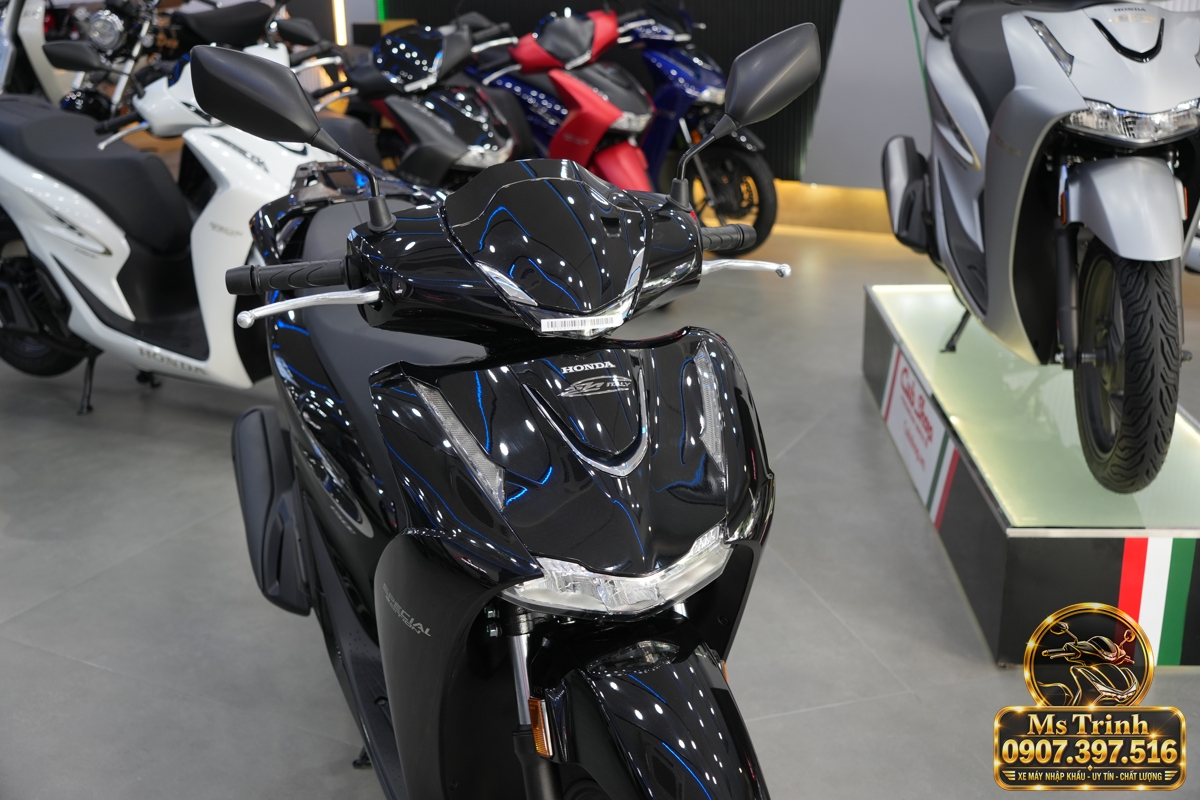 Honda SH150i Ý đen bóng 2027 tại Hà Nội - Sơn bóng lịch sự, tiện ích cho mỗi ngày