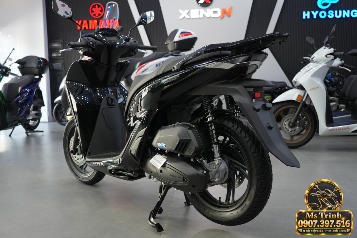 Honda SH150i Ý đen bóng 2027 tại Hà Nội - Sơn bóng lịch sự, tiện ích cho mỗi ngày