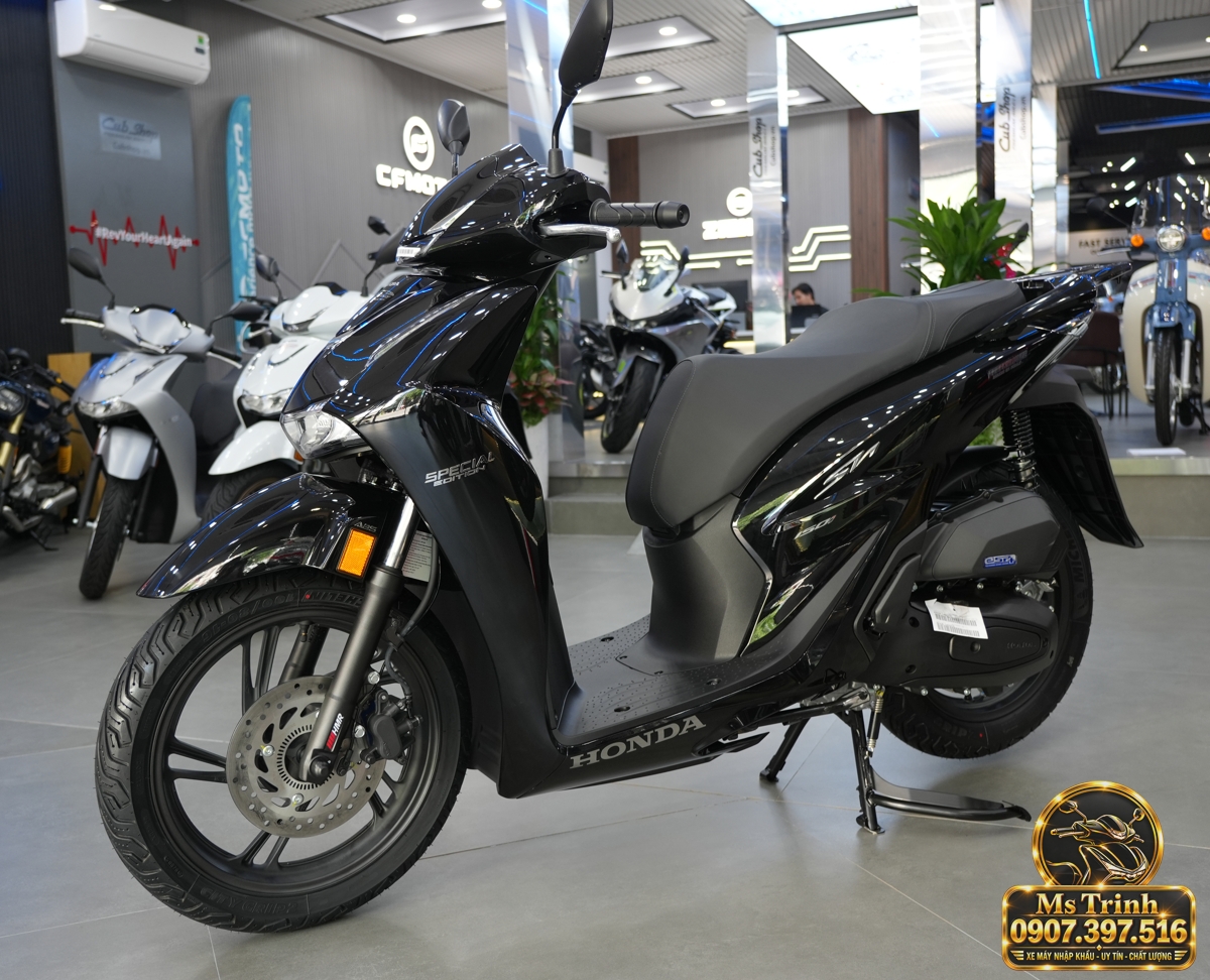 Honda SH150i Ý đen bóng 2027 tại Hà Nội - Sơn bóng lịch sự, tiện ích cho mỗi ngày