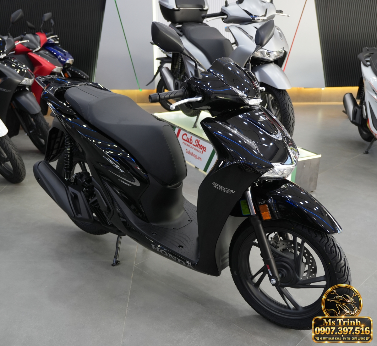 Honda SH150i Ý đen bóng 2027 tại Hà Nội - Sơn bóng lịch sự, tiện ích cho mỗi ngày