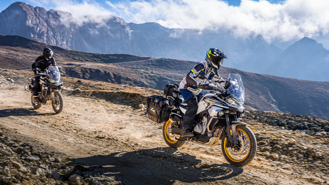 CF Moto 800MT Explorer 2025, ADV Cao Cấp Nhất, Chính Hãng, Giá Tốt tại Hà Nội