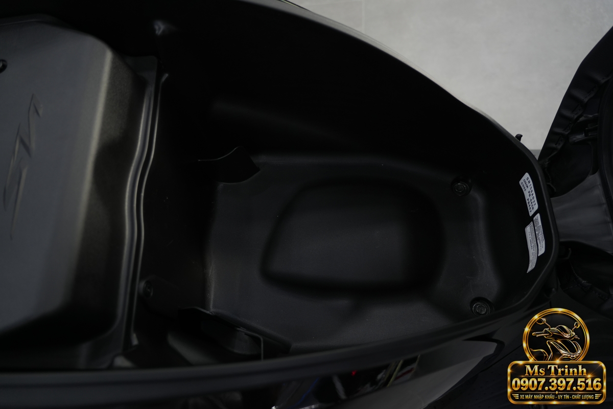 Honda SH150i Ý đen bóng 2027 tại Hà Nội - Sơn bóng lịch sự, tiện ích cho mỗi ngày