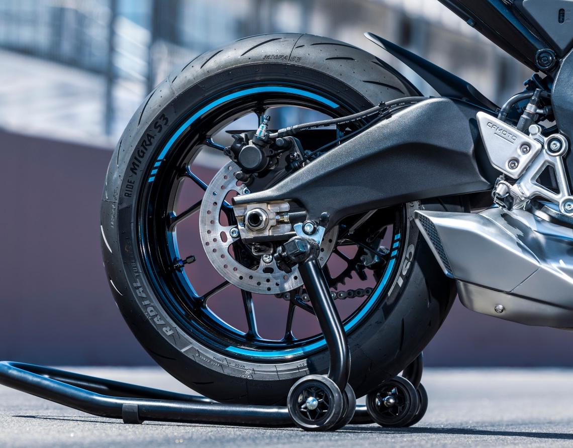 CF Moto 675SR-R 2025 3 Xi Lanh Ngang, Siêu Thể Thao, Giá Rẻ tại Hà Nội
