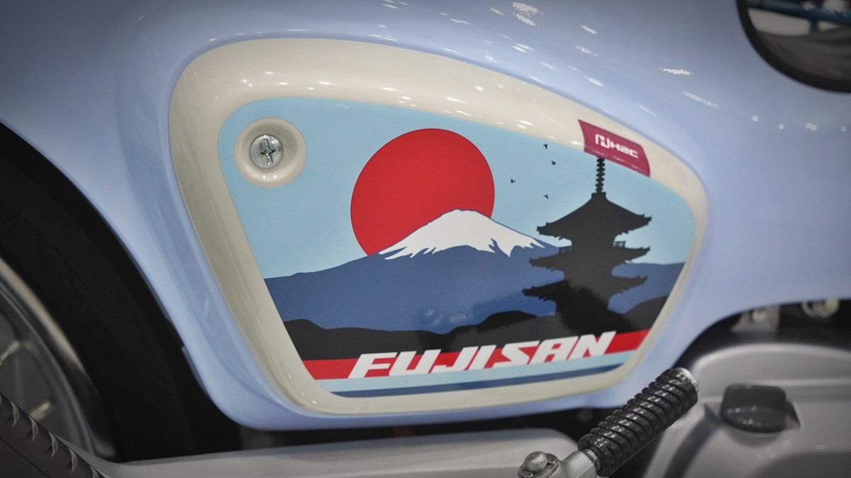 Honda Cub 110 Fujisan bản giới hạn tại Hà Nội - Thiết kế đậm chất Nhật Bản