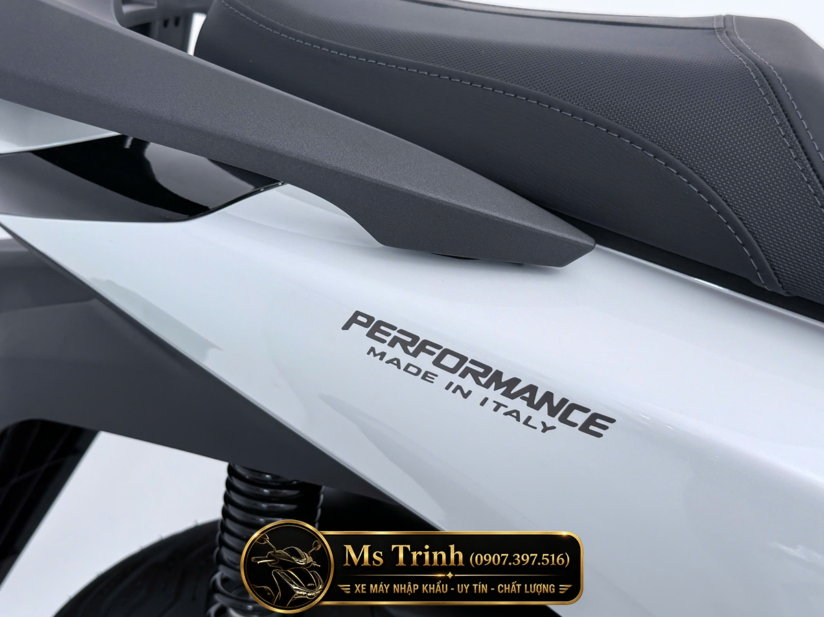 Honda SH150i Special Edition Standard nhập HMR Ý màu trắng tại Hà Nội: Giá trị nằm trong từng chi tiết nguyên bản