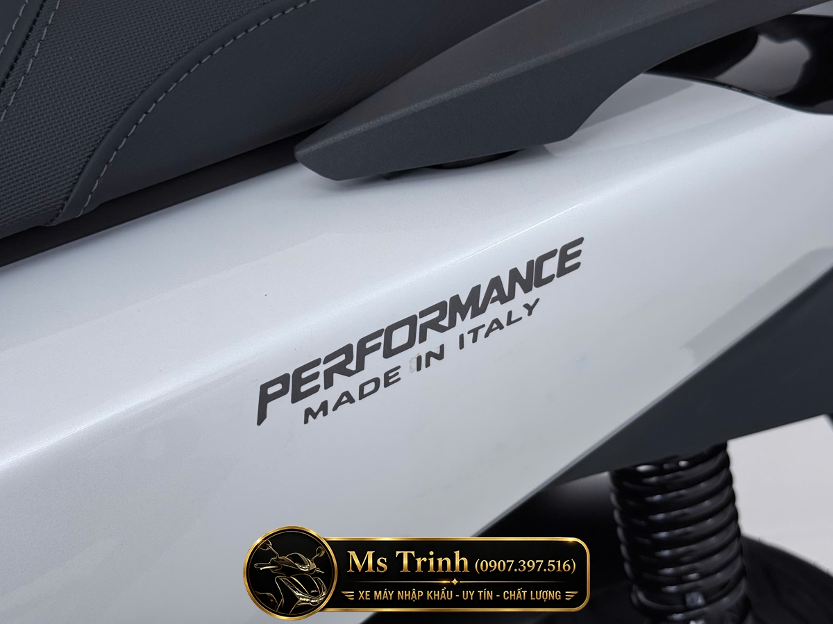 Honda SH150i Special Edition Standard nhập HMR Ý màu trắng tại Hà Nội: Giá trị nằm trong từng chi tiết nguyên bản