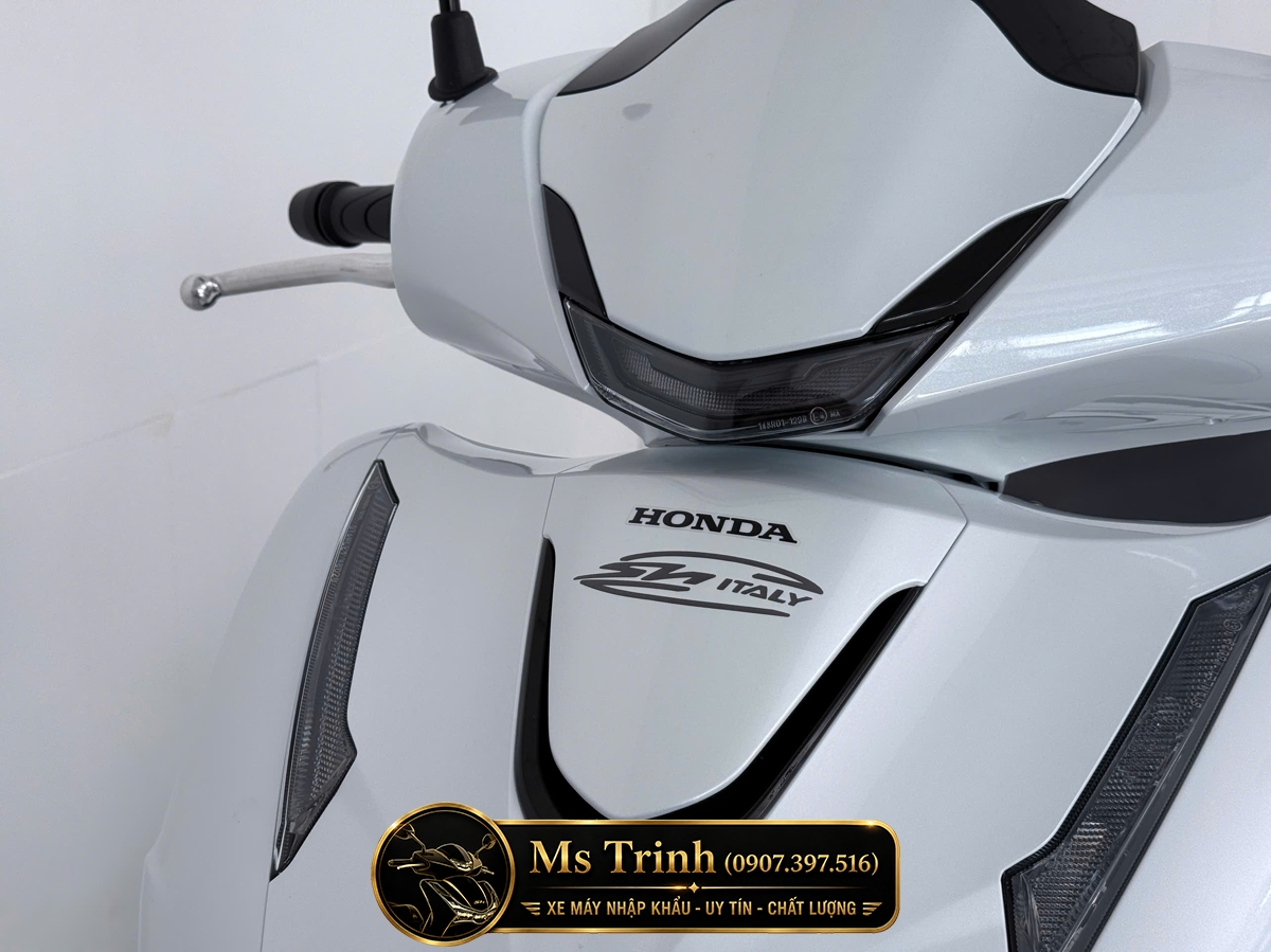 Honda SH150i Special Edition Standard nhập HMR Ý màu trắng tại Hà Nội: Giá trị nằm trong từng chi tiết nguyên bản