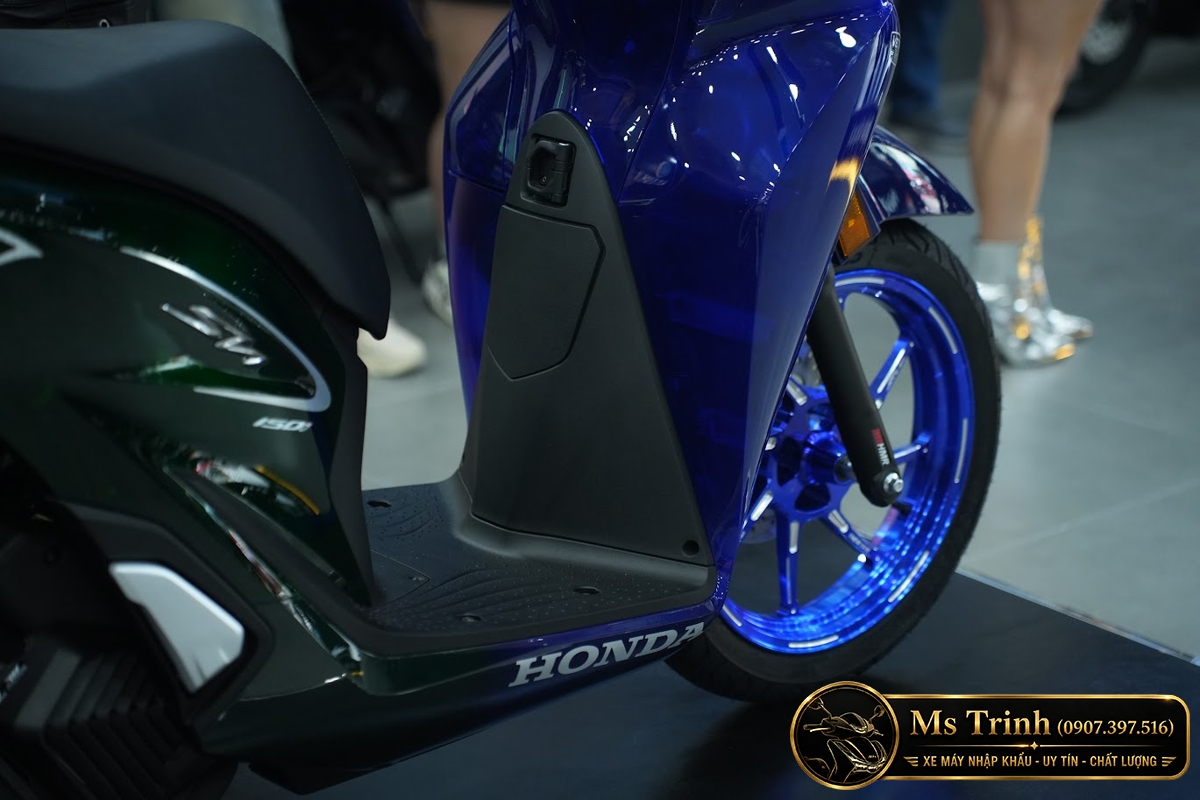 Honda SH150i Vetro Sapphire - Green tại Hà Nội: SH Ý 2 trong 1 giới hạn 200 xe