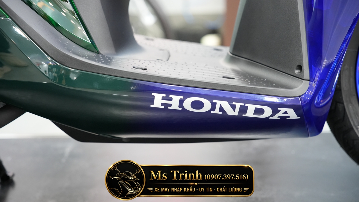 Honda SH150i Vetro Sapphire - Green tại Hà Nội: SH Ý 2 trong 1 giới hạn 200 xe