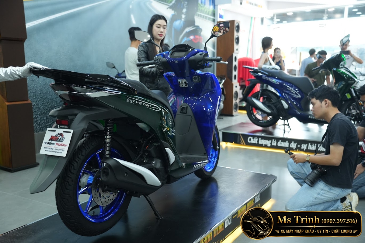 Honda SH150i Vetro Sapphire - Green tại Hà Nội: SH Ý 2 trong 1 giới hạn 200 xe