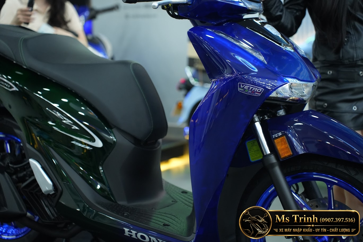 Honda SH150i Vetro Sapphire - Green tại Hà Nội: SH Ý 2 trong 1 giới hạn 200 xe