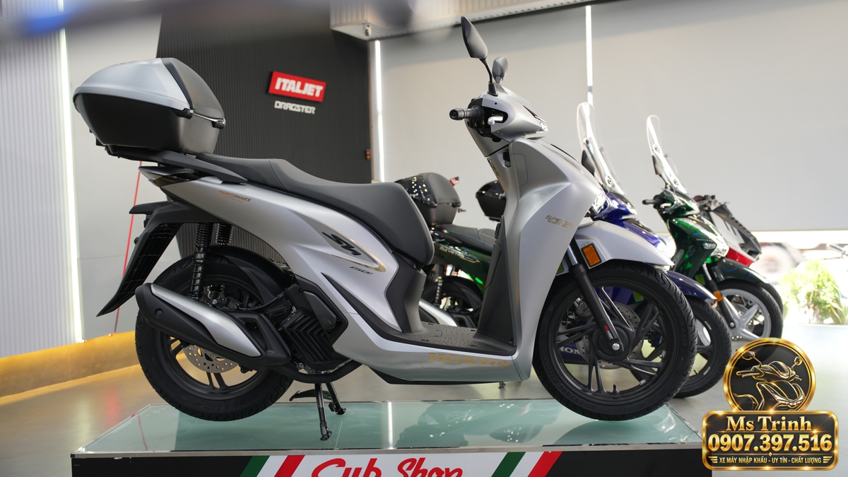 Honda SH150i Ý xám bạc 2027 tại Hà Nội - Nhập Ý, tem vàng sang trọng, giá tốt