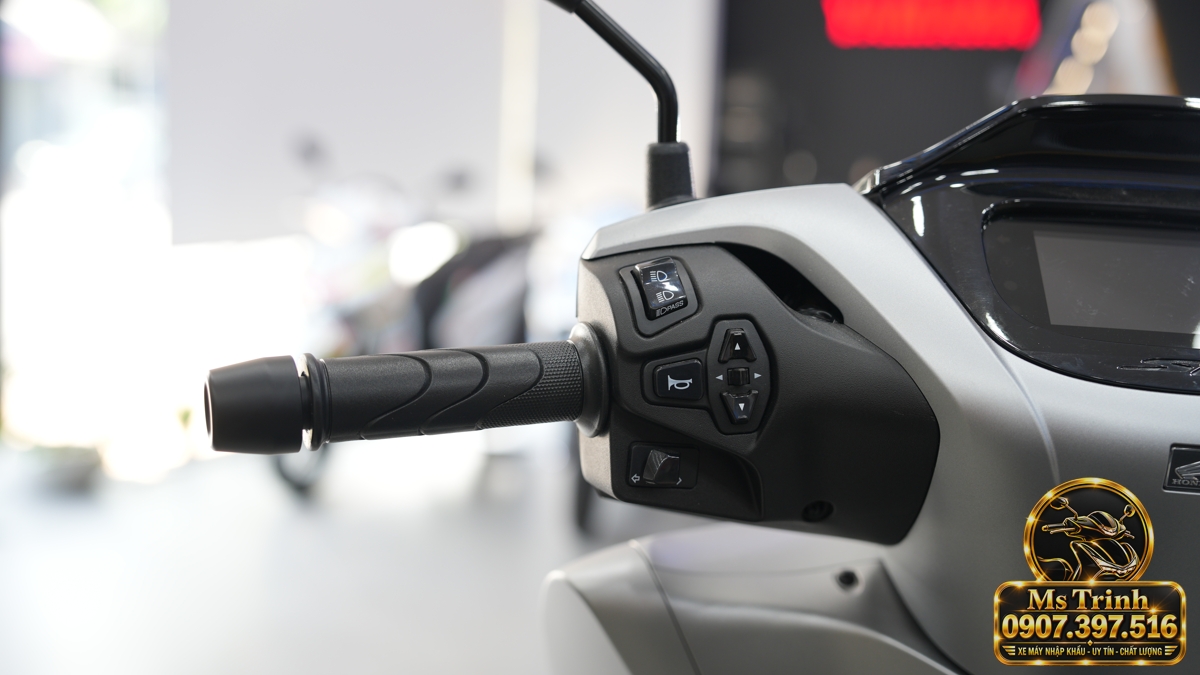 Honda SH150i Ý xám bạc 2027 tại Hà Nội - Nhập Ý, tem vàng sang trọng, giá tốt