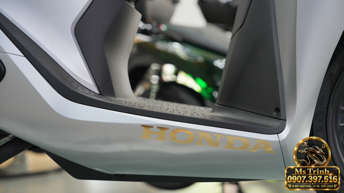 Honda SH150i Ý xám bạc 2027 tại Hà Nội - Nhập Ý, tem vàng sang trọng, giá tốt