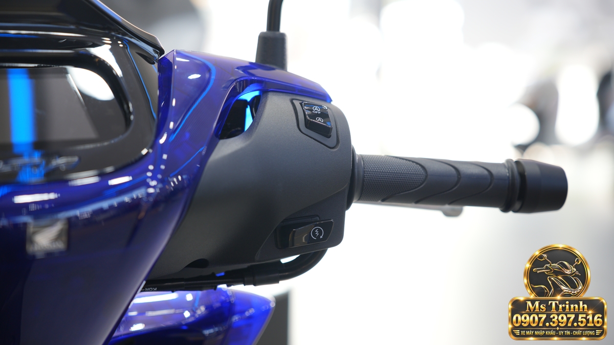 Honda SH150 Vetro Blue 2027 tại Hà Nội - Xanh Sapphire trong suốt, nhập Ý sang trọng