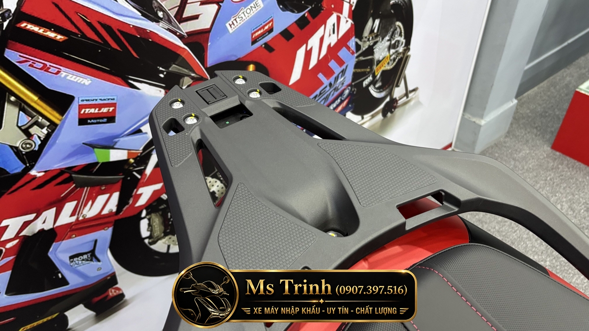 Honda SH150 Ý 2026 màu đỏ Sporty New Concept tại Hà Nội: Giá trị khác biệt của một chiếc SH nhập khẩu
