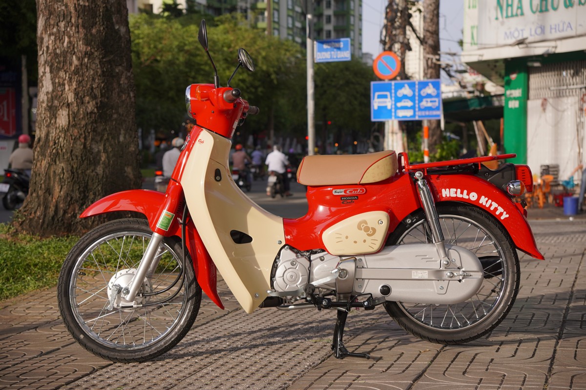 Honda Super Cub 50cc Hello Kitty Edition, Made In Japan, Hàng Hiếm tại Hà Nội