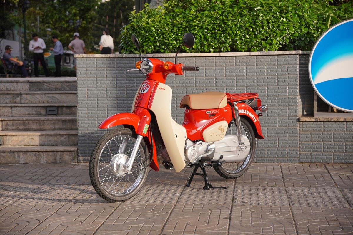 Honda Super Cub 50cc Hello Kitty Edition, Made In Japan, Hàng Hiếm tại Hà Nội