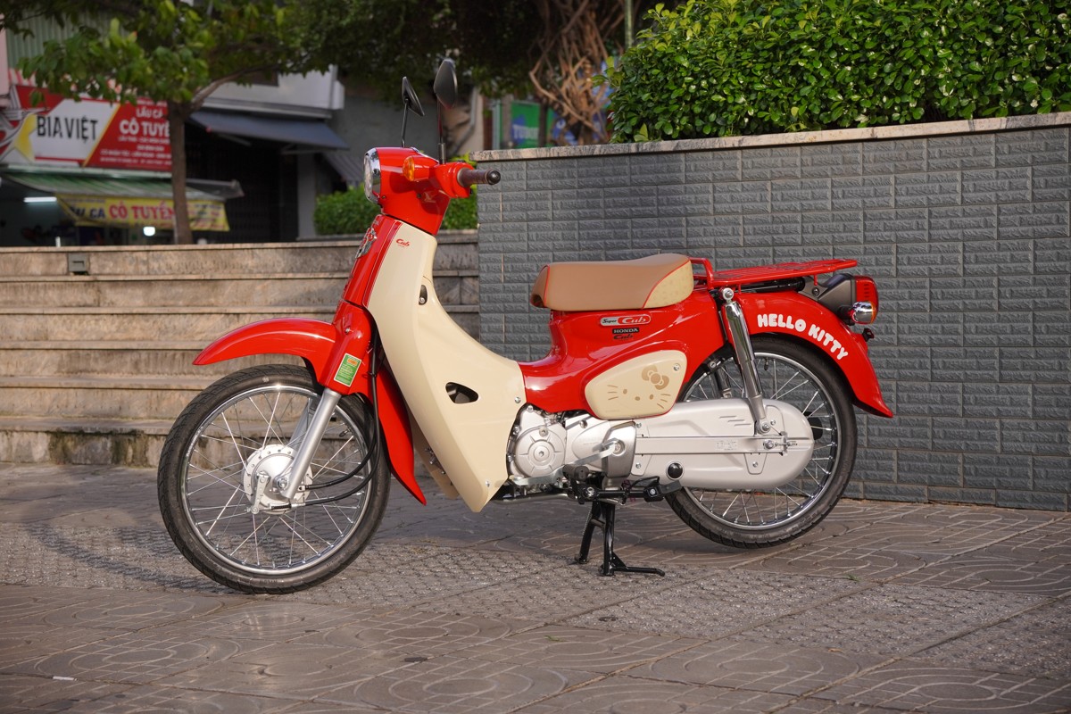 Honda Super Cub 50cc Hello Kitty Edition, Made In Japan, Hàng Hiếm tại Hà Nội