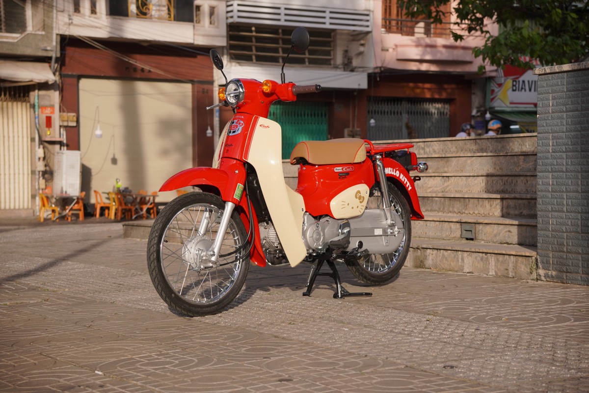 Honda Super Cub 50cc Hello Kitty Edition, Made In Japan, Hàng Hiếm tại Hà Nội
