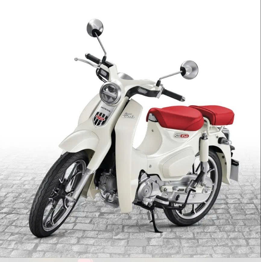 Honda Super Cub 125 Custom Edition Thái Lan 2025 màu trắng tại Hà Nội