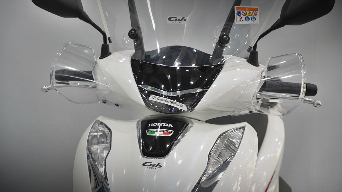 Honda SH150 trắng pha lê nhập Ý 2026 tại Hà Nội - Sport Edition chính ngạch, chuẩn chất Ý