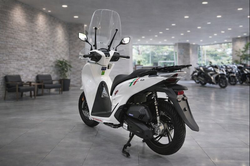 Honda SH150 trắng pha lê nhập Ý 2026 tại Hà Nội - Sport Edition chính ngạch, chuẩn chất Ý