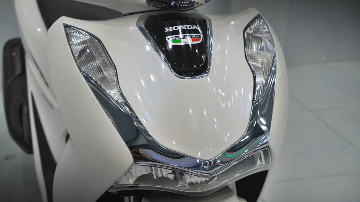 Honda SH150 trắng pha lê nhập Ý 2026 tại Hà Nội - Sport Edition chính ngạch, chuẩn chất Ý