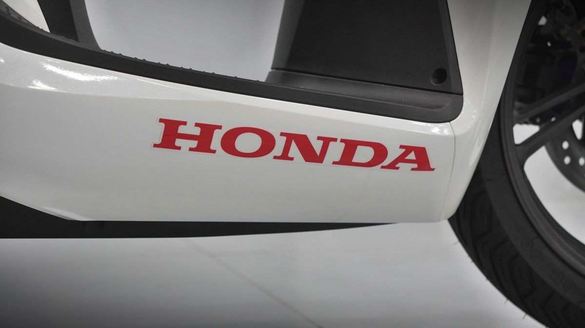 Honda SH150 trắng pha lê nhập Ý 2026 tại Hà Nội - Sport Edition chính ngạch, chuẩn chất Ý