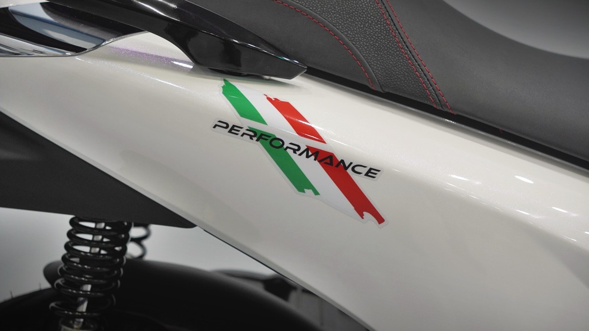 Honda SH150 trắng pha lê nhập Ý 2026 tại Hà Nội - Sport Edition chính ngạch, chuẩn chất Ý