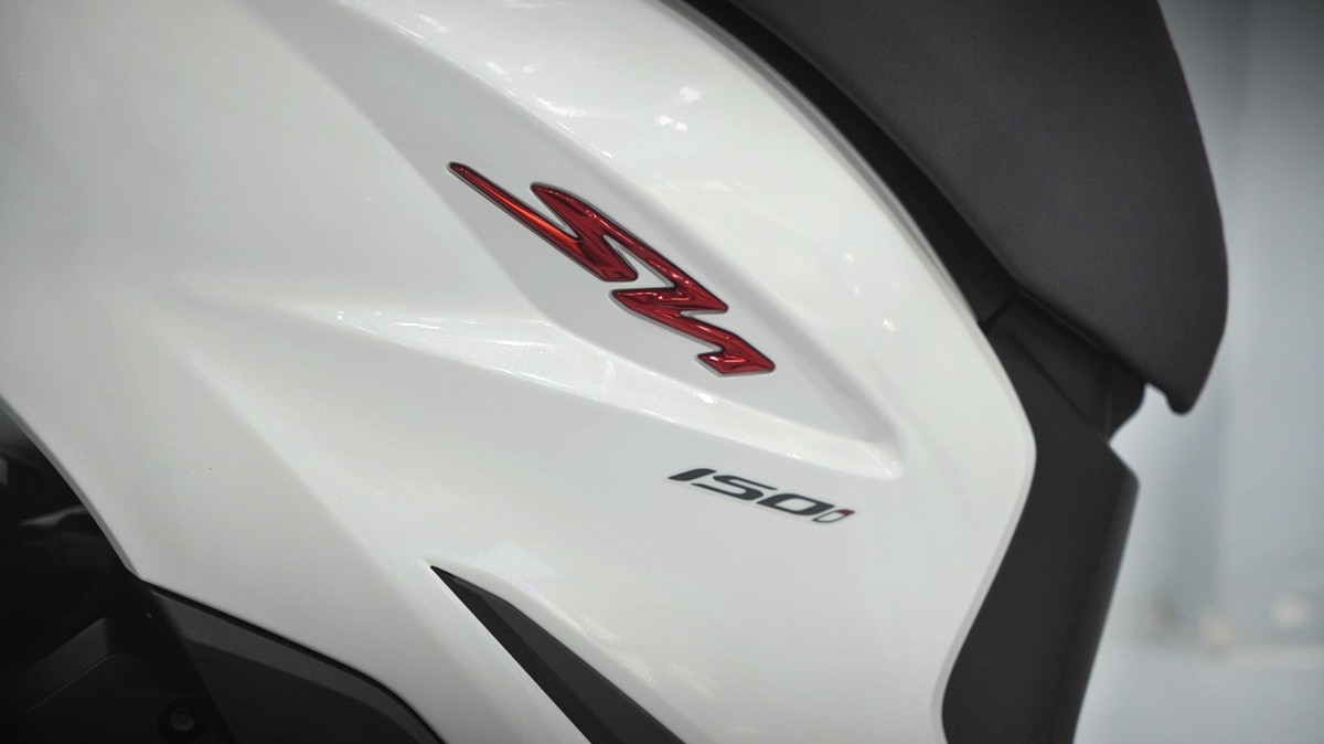 Honda SH150 trắng pha lê nhập Ý 2026 tại Hà Nội - Sport Edition chính ngạch, chuẩn chất Ý