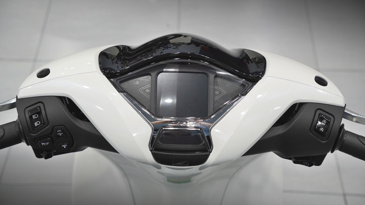 Honda SH150 trắng pha lê nhập Ý 2026 tại Hà Nội - Sport Edition chính ngạch, chuẩn chất Ý