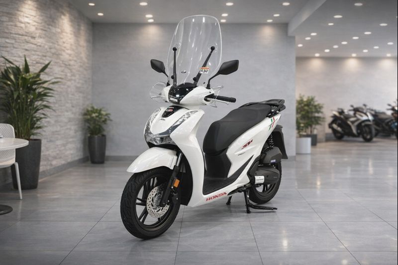 Honda SH150 trắng pha lê nhập Ý 2026 tại Hà Nội - Sport Edition chính ngạch, chuẩn chất Ý