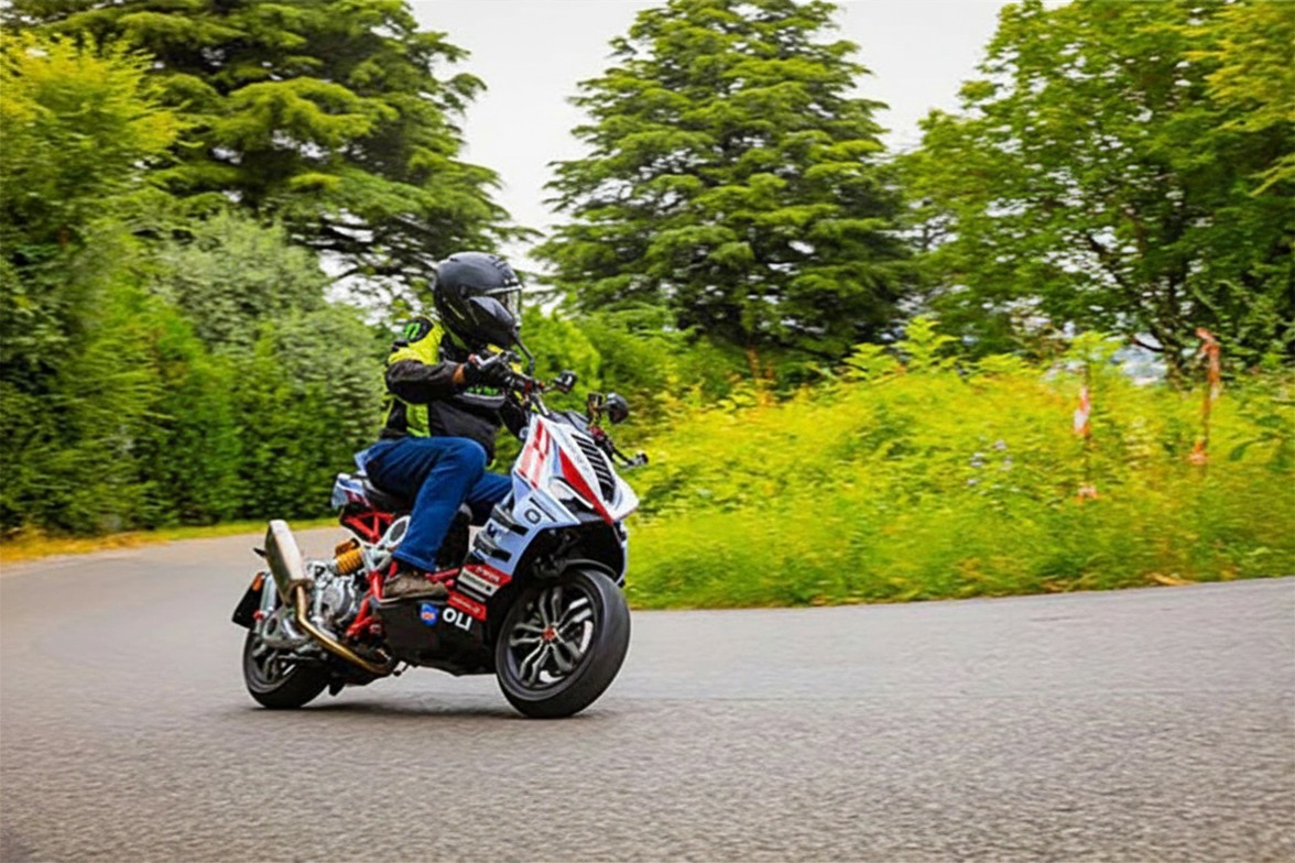 Italjet Dragster 300 Gresini Racing Tại Hà Nội - Chiếc Scooter Ý Khiến Dân Chơi Xe Phải Ngoái Nhìn