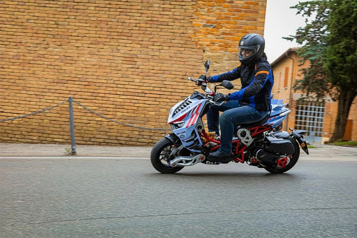 Italjet Dragster 300 Gresini Racing Tại Hà Nội - Chiếc Scooter Ý Khiến Dân Chơi Xe Phải Ngoái Nhìn