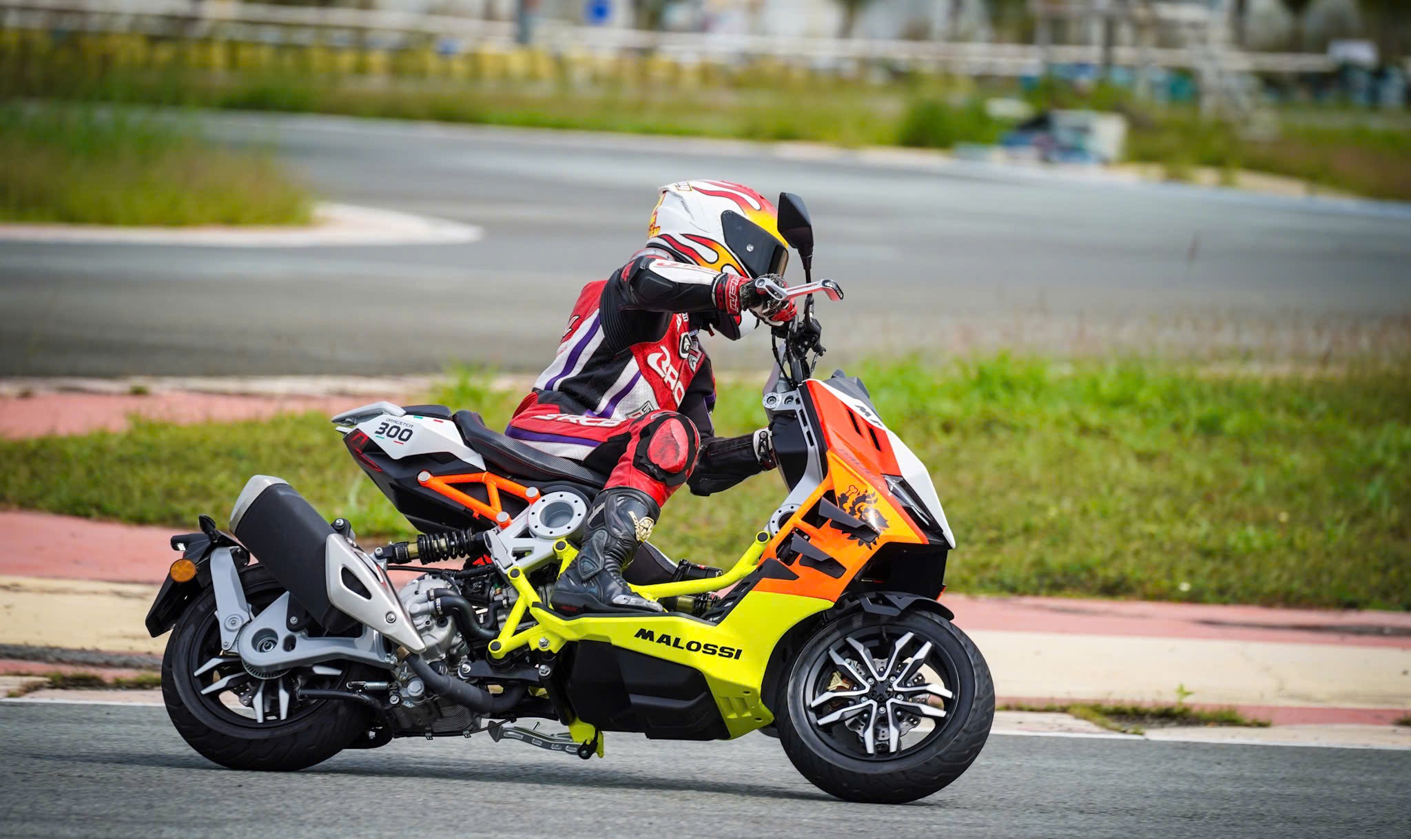 Italjet Dragster 300 Malossi, Xe Tay Ga Đua Nội Thành Thương Hiệu Italy tại Hà Nội
