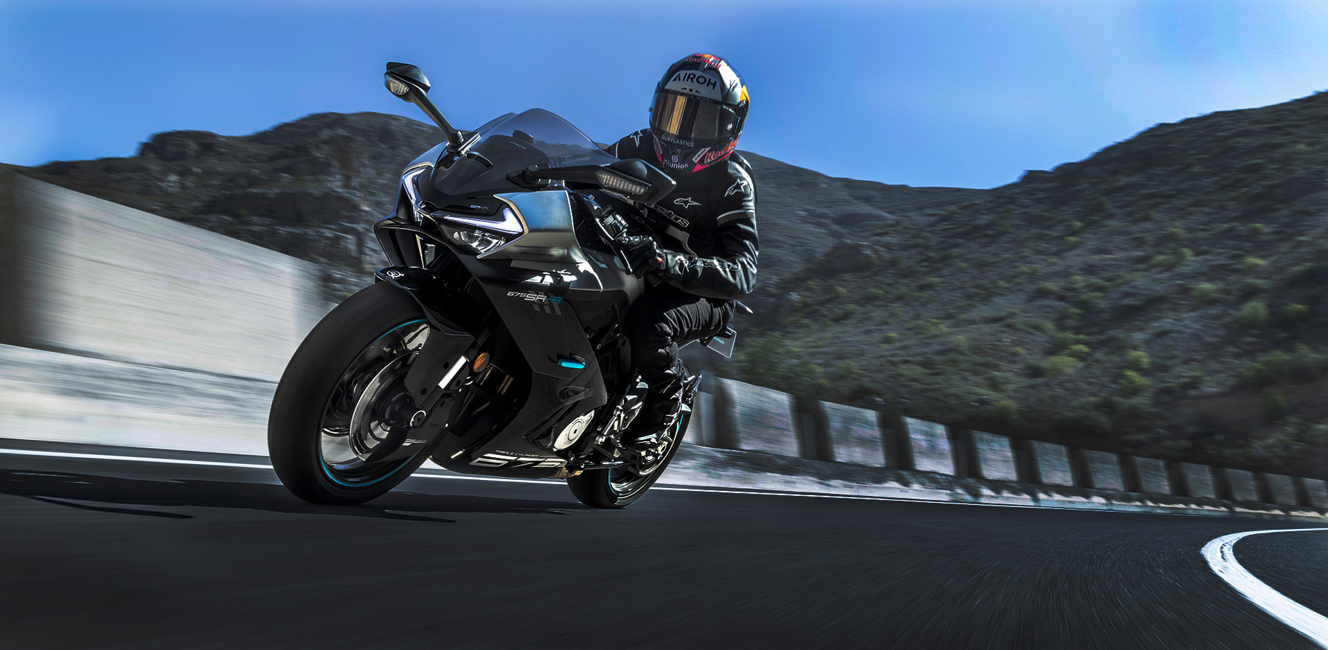 CF Moto 675SR-R 2025 3 Xi Lanh Ngang, Siêu Thể Thao, Giá Rẻ tại Hà Nội