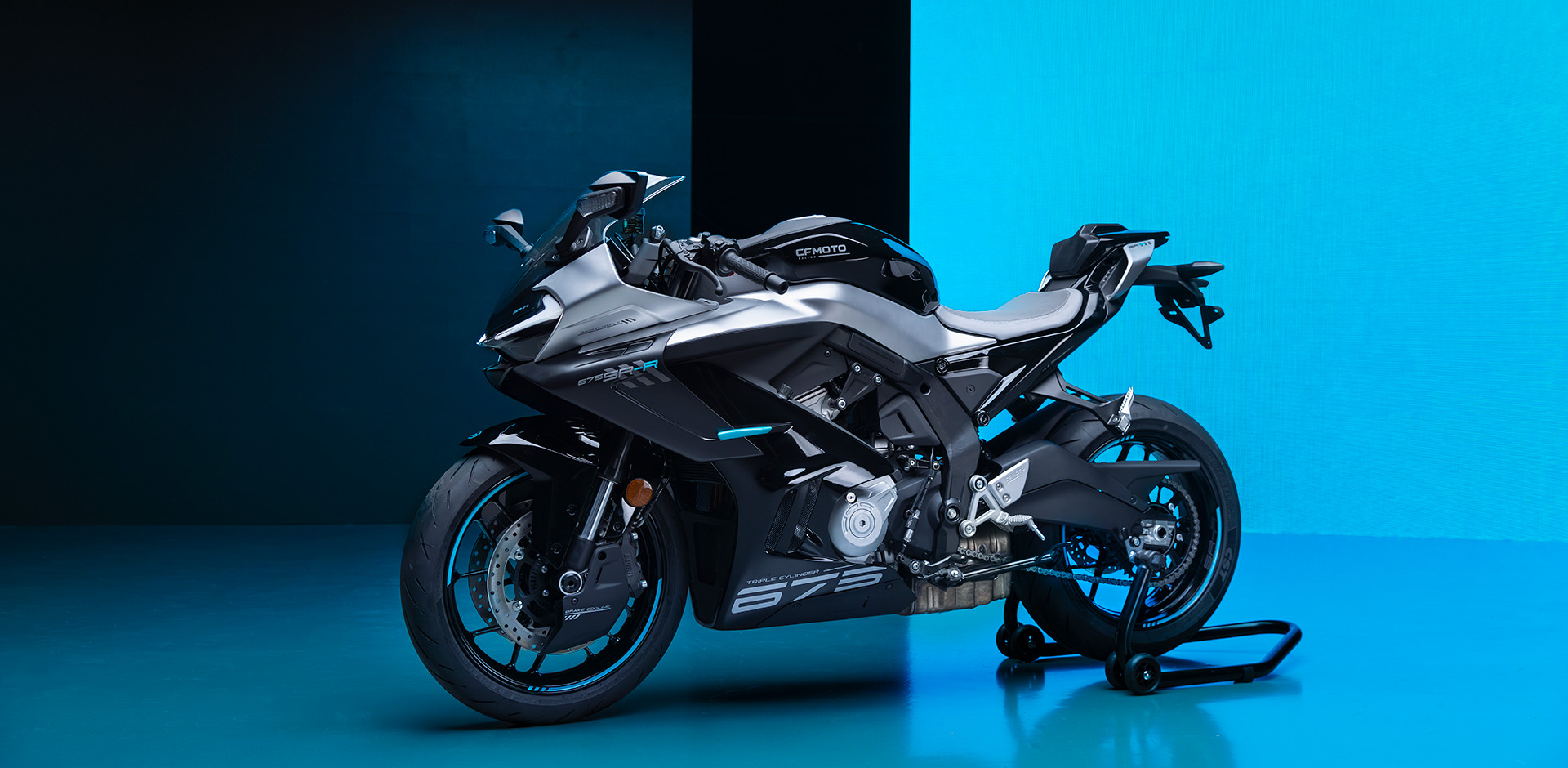 CF Moto 675SR-R 2025 3 Xi Lanh Ngang, Siêu Thể Thao, Giá Rẻ tại Hà Nội
