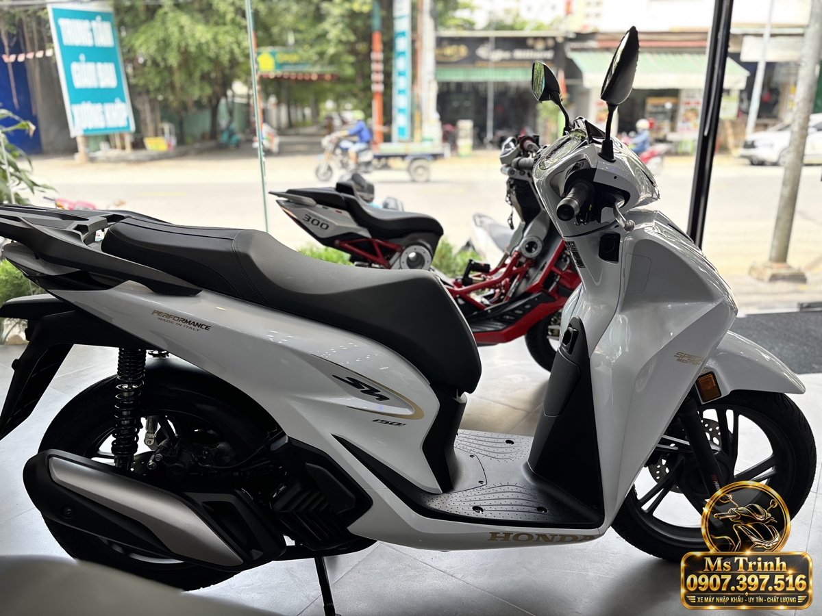SH150i Ý 2027 màu trắng tại Hà Nội - Nhập khẩu nguyên chiếc, thiết kế sang trọng, giá tốt