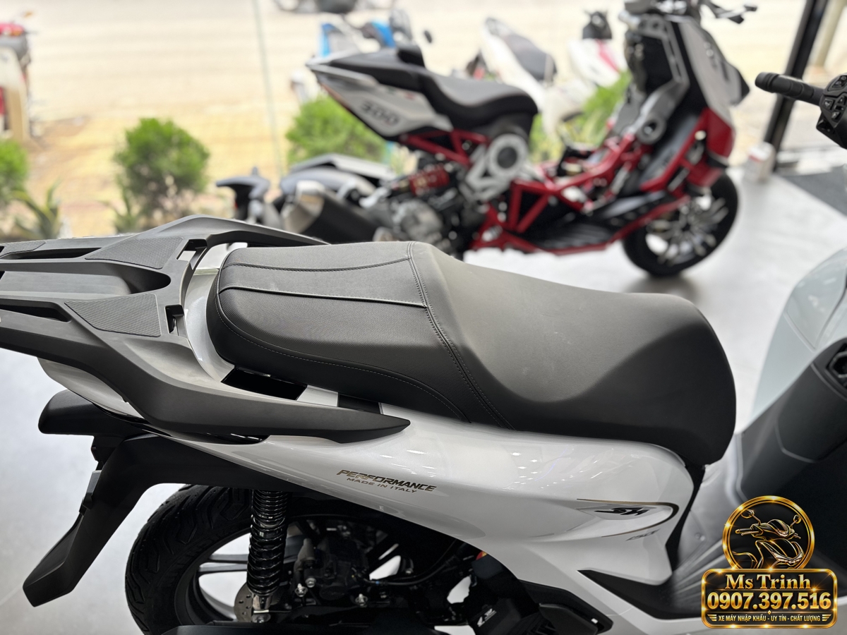 SH150i Ý 2027 màu trắng tại Hà Nội - Nhập khẩu nguyên chiếc, thiết kế sang trọng, giá tốt