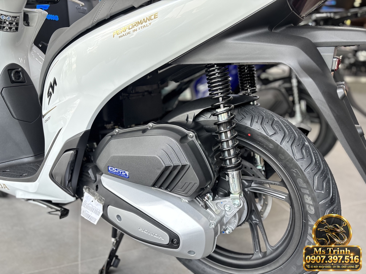 SH150i Ý 2027 màu trắng tại Hà Nội - Nhập khẩu nguyên chiếc, thiết kế sang trọng, giá tốt