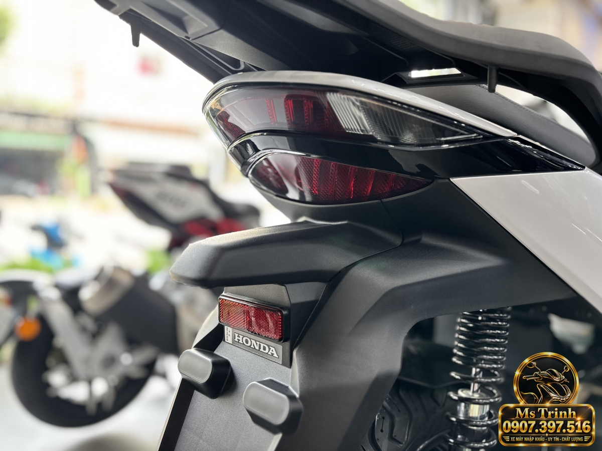 SH150i Ý 2027 màu trắng tại Hà Nội - Nhập khẩu nguyên chiếc, thiết kế sang trọng, giá tốt