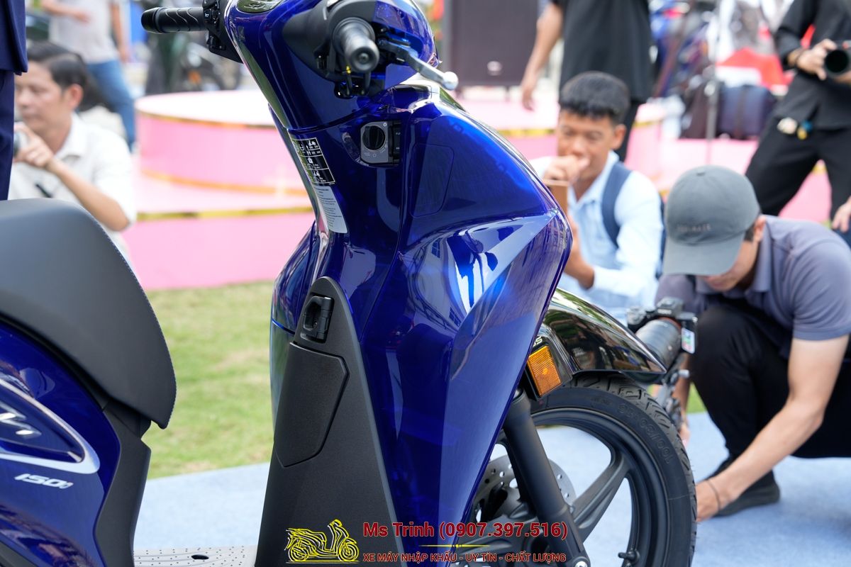Honda SH150 Vetro Blue 2026 Limited Edition - Siêu phẩm SH Ý dàn áo xanh trong suốt cực hiếm tại Hà Nội