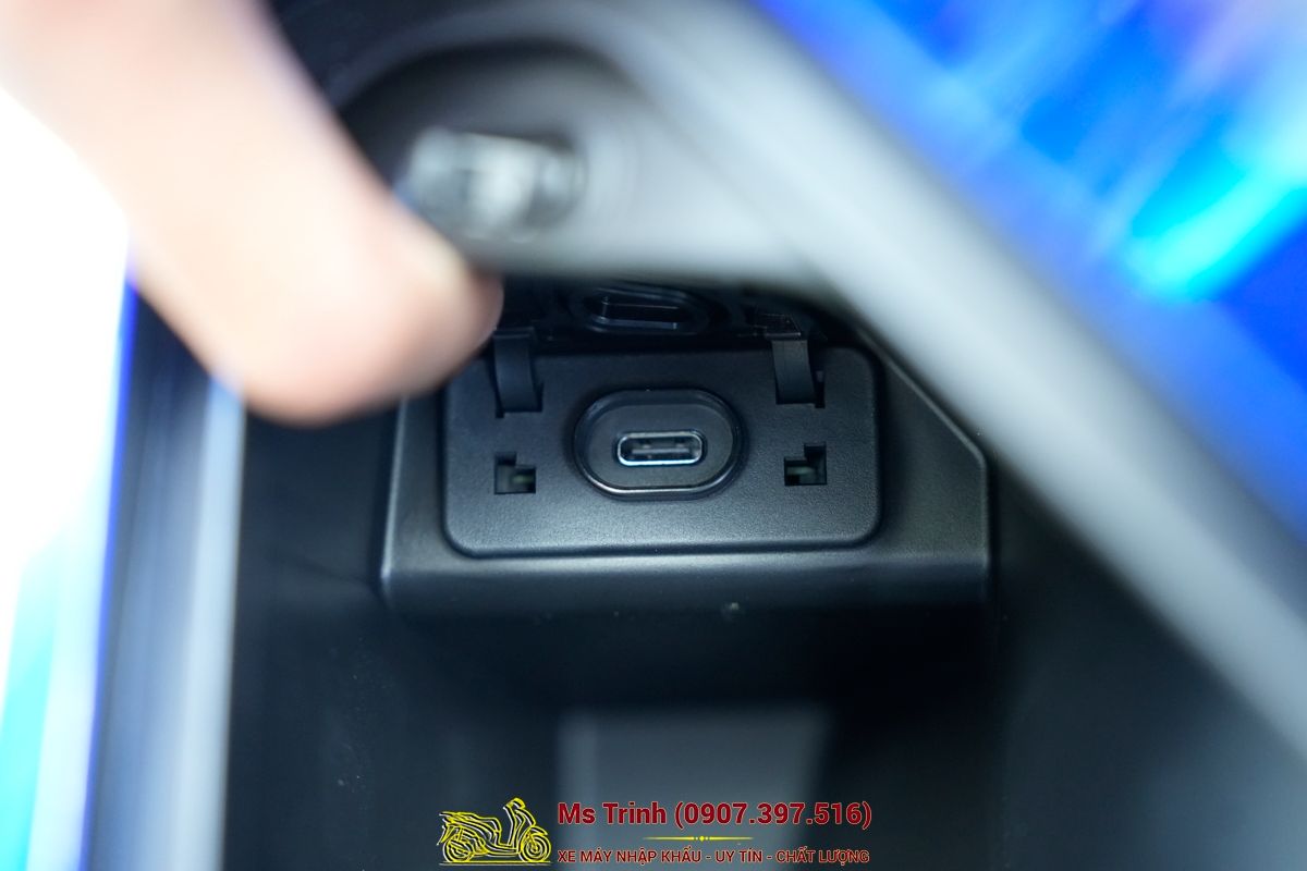 Honda SH150 Vetro Blue 2026 Limited Edition - Siêu phẩm SH Ý dàn áo xanh trong suốt cực hiếm tại Hà Nội