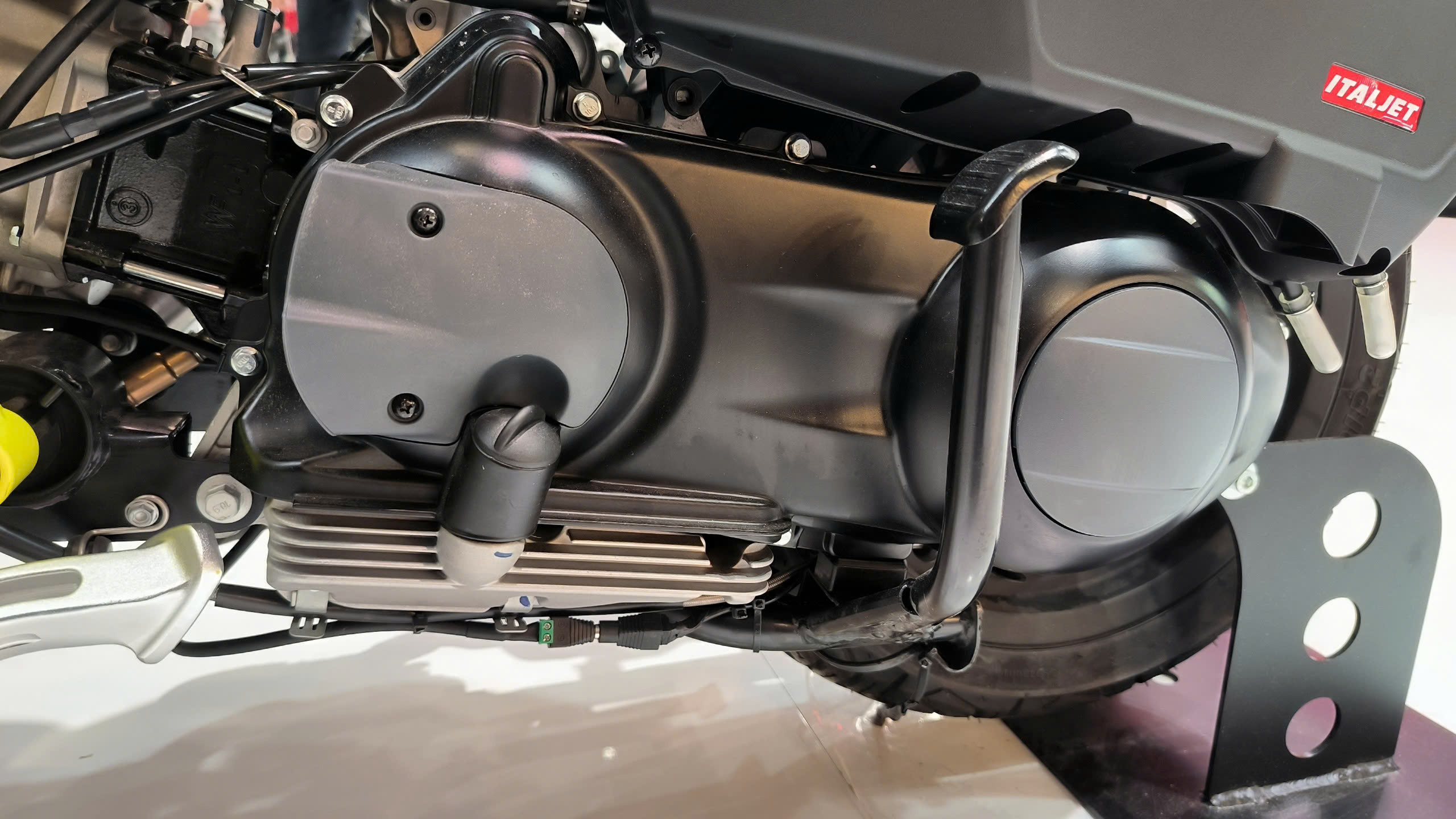 Italjet Dragster 300, Xe Tay Ga Thể Thao Thương Hiệu Từ Italy tại Hà Nội