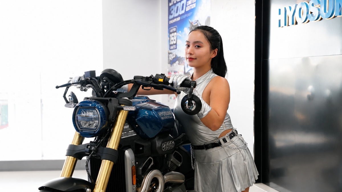 Hyosung GV350X màu xanh dương tạo điểm nhấn trẻ trung, thể thao và khác biệt.