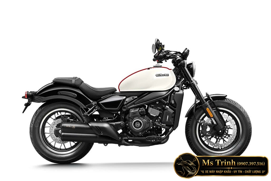 CFMoto 450CL-C AMT trắng viền đỏ kết hợp dàn khung đen và bánh xe cỡ lớn